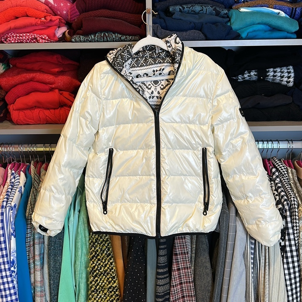CB Combo Wear white/gray reversible hooded puffer coat size S